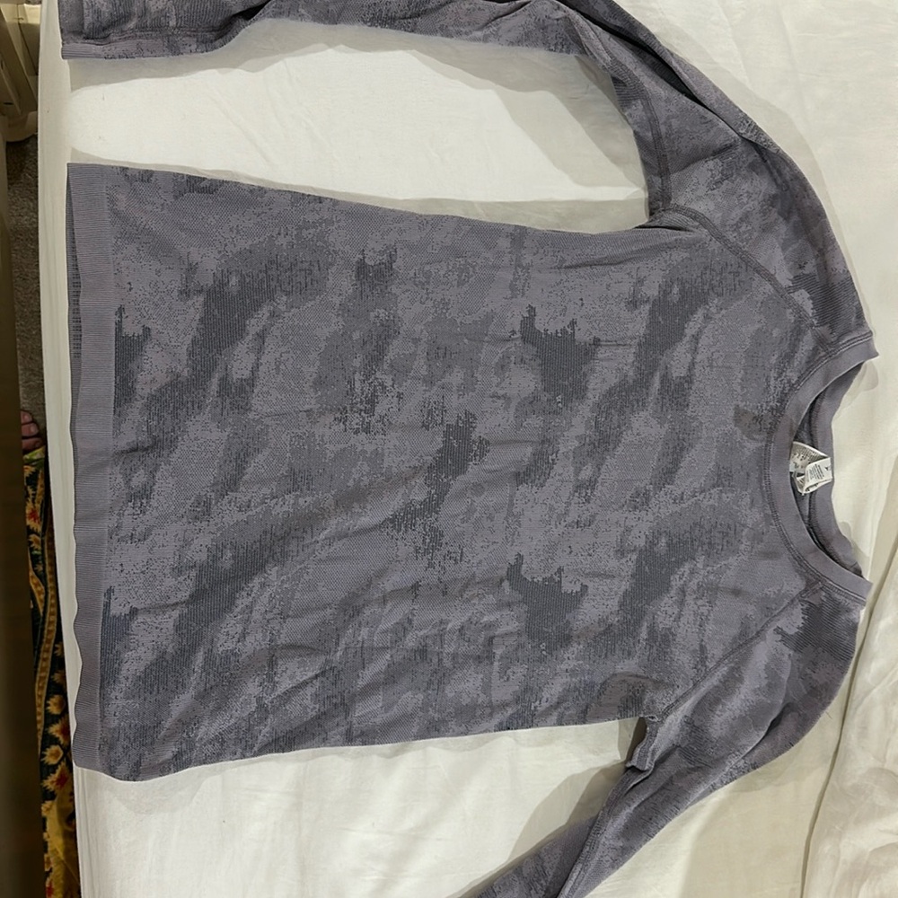 Good Condition Athleta Athletic Long Sleeve